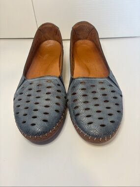 Volks Walkers perforated leather slip-on shoes, women’s size 39